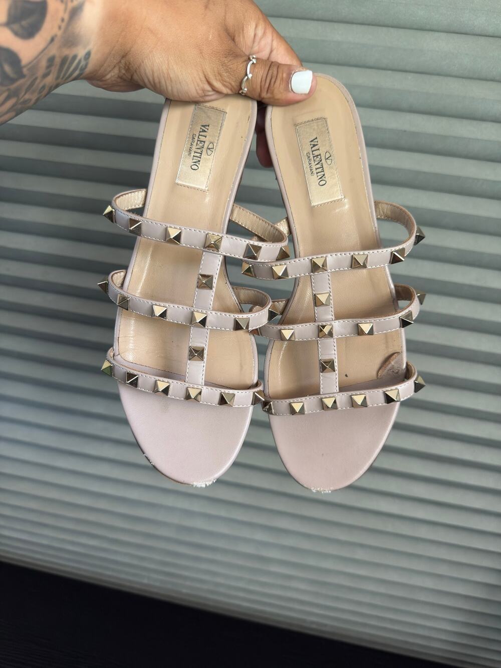 Valentino Garavani Rockstud Flat Slide Sandals Poudre EU 37.5 US 7.5